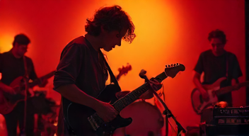 Christopher Annen über die Gitarrenriffs der Band (4/10)