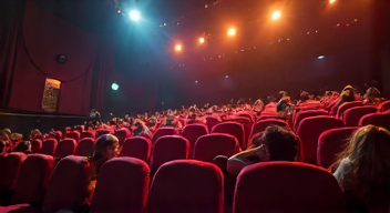 Das sind die Top 7 Schritte beim Besuch einer Monika Gruber Show